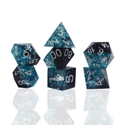 China Polyhedral Dies Set Wholesale 7pcs Double Color Resin Die Cut Cutting Edge Die Set For dnd RPG Game for sale