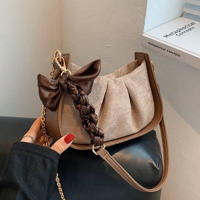 China Retro bag autumn and winter bag new fashion chain messenger chain bag for sale