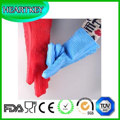 China Lengthened Non-Slip Grip Pots Holding Gloves Silicone Oven Heat Resistant Gloves for sale