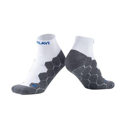 China HEPOLILO Breathable Socks Equips High Quality Athlete Socks Elite Men Player Socks Custom White Honeycomb Professional Football Sports Socks for sale