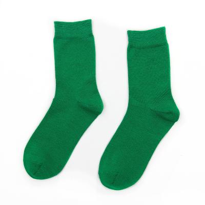 China New Design Green Crew Socks Shoes QUICK DRY Sneakers How High Women Socks Long for sale