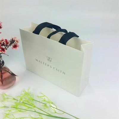 China Eco-friendly Printed Custom White Shopping Paper Bags Color Printing Handmade Gift Paper Bag With Best Price for sale