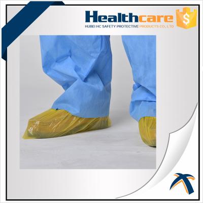 Cina Yellow Non Skid Shoe Covers Disposable 17gsm PE Polyethylene in vendita