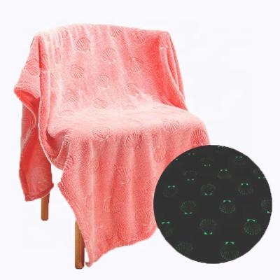 China Anti-Static Soft Knitted Glow In The Dark Printed Flannel Fleece Throws Blanket For Kids Blanket for sale