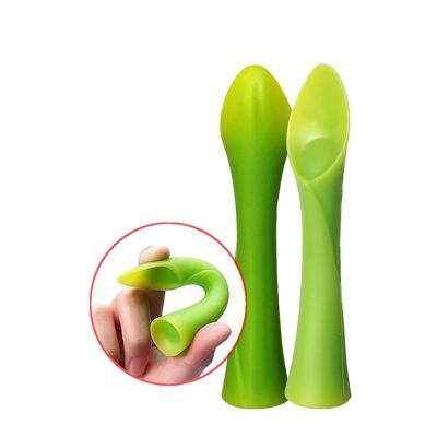 China Sustainable 100% Silicone BPA Free Soft-Tip Teether Training Spoon For Baby Led Weaning for sale