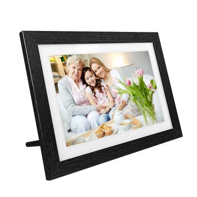 China More Size 15.6 Inch Wooden Frame Solar Digital Photo Frame Gift Home Decoration.business for sale