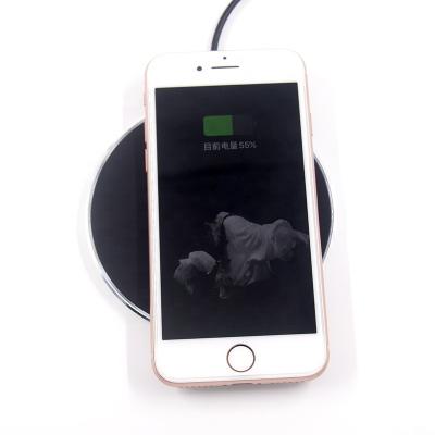 China New PHONE fast charging phone10W fast universal mobile charger wireless round for sale