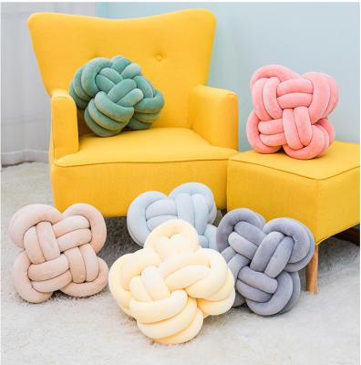 China 2019 Memory Style Polyester Velvet Knot North European Cushion for sale