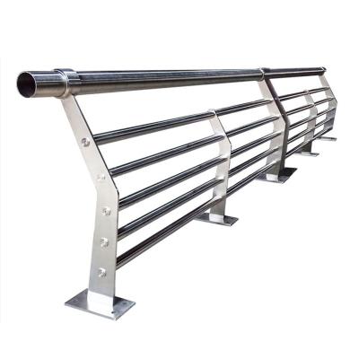 China CE Standard Anti-Corrosion Outdoor Fence Panels Bridge Guardrail Fence For Road Safety for sale