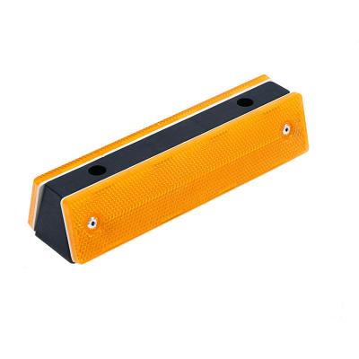 China Easily Assembled Road Guardrail Pavement Pavement Reflective Marker For Traffic Safety for sale