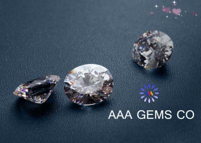 Cina Il sintetico delle GEMME delle collane 5mm AAA lapida Moissanite incolore con forma rotonda in vendita