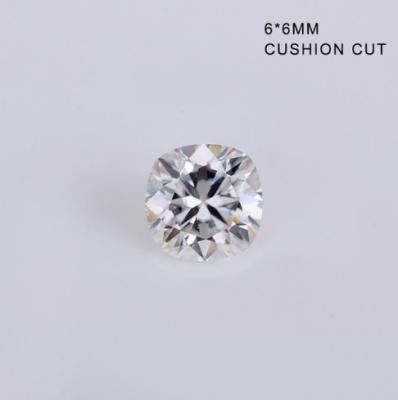 Chine Pierres gemmes lâches synthétiques de VVS Moissanite pour des bijoux faisant, coupe de coussin de la couleur 6mm de DEF à vendre