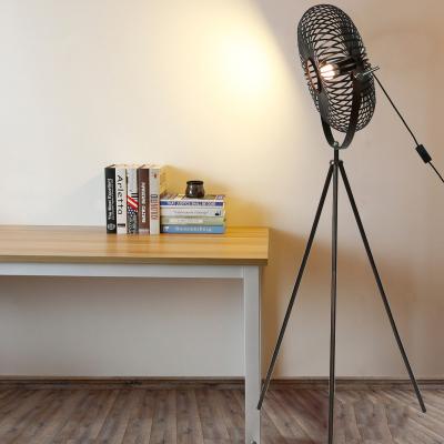 China Fashion Style Modern Led Floor Lamp Modern Home Decorative Aluminum Tripod Floor Lamp for sale