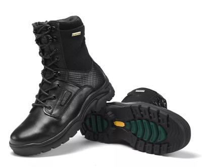 China Botas militares de cuero genuino con material superior EVA y suela exterior de caucho resistente al aceite Botas tácticas militares del ejército en venta