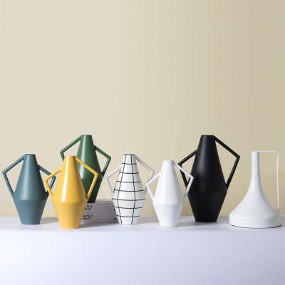 China Vase Mention Decoration Kettle Modern Nordic Shape Resin Vase Geometric Decoration for sale