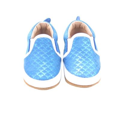 China Lightweight Babies Boys Leather Soft Sole High Top Sneakers Ankle Walkers Infant Crib First Shoes for sale