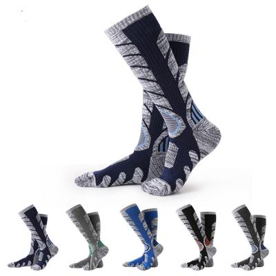 China Newest Sporty Winter Climbing Thick Sock Compression Sports Crew Socks for sale