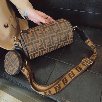 China Motion Sensing Women Brand Designer Handbag Wide Strap Luxury Cross - Retro Body Bag Fashion Shoulder Bag High Quality Female Bag for sale