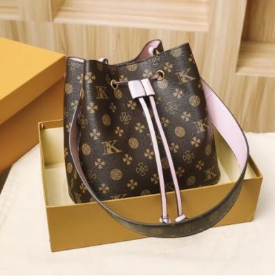 China 1:1LU motion detection brand 5A leather luxury ladies bag all-match chain shoulder bag fashion old flower diagonal bag for sale