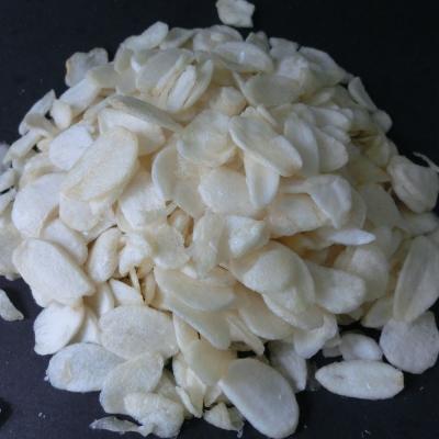 China New China Natural Vacuum Fried Culture / Bulk Chinese Fried Garlic Natural White For Wholesale Hot Sales Garlic Chip for sale