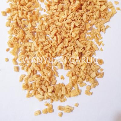 China Dry Hot Sale Fried Garlic Crisps for sale