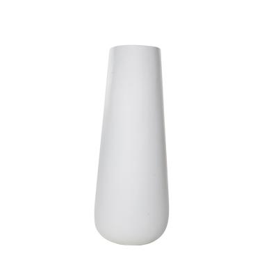 China Genuine Morden Style White Flower Vase Face Modern Brand New Minimalist Vase for sale