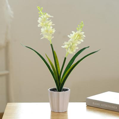 China 2022 Plastic Artificial Flower Hyacinth Bonsai Silk Hyacinth Flower Potted for Wedding Garden Decor for sale