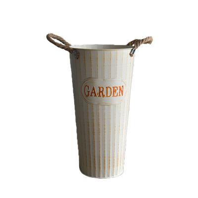 China New-fashion florist decoration iron bucket dry flower floor vase iron bucket for sale