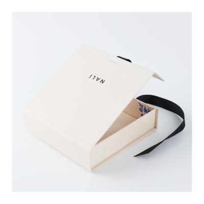 China Recyclable Luxury Folding Folding Magnetic Folding Box Packaging Gift Box Cardboard Paper Ribbon Closures Flat Pack for sale