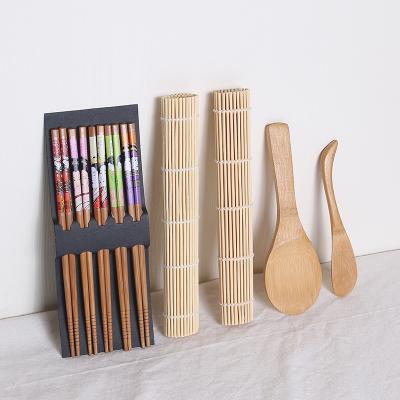 China Smooth and Burr-Free Sushi Maker Set Natural Premium Bamboo Rolling Sushi Making Kit DIY Tools Pouch Wooden Shovel Bamboo Curtain Chopsticks for sale