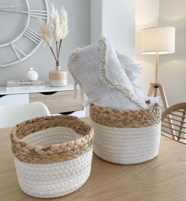 China Large Sustainable Round Woven Cotton Rope Rope Storage Basket For Living Room for sale