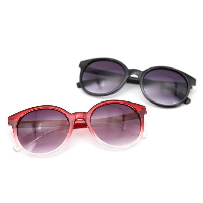 China Wholesale Customized Fashion Sunglasses Plastic Material Design Vintage Adult Sunglasses 2022 New for sale