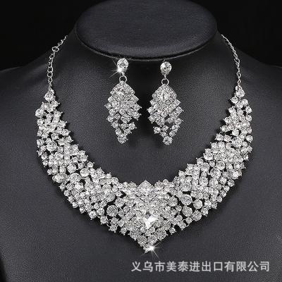 China Fashion Summer New Design Flower Alloy Bride Set Tiara Accessories Bridal Wedding Jewelry Set Necklace Earrings for sale