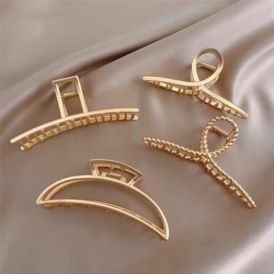 China Fashion Girls Shape Alloy Gold Headdress Hair Accessories Rose Hair Claw Metal Alloy Hair Claw Clip for sale