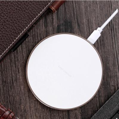 China 2020 Hot Selling Mobile Phone For Amazon 10W Qi Wireless Charger For iPhone X XS XR 8 plus fast wireless mouse pad cargador inalambrico for sale