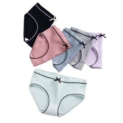 China Hot Sale Antibacterial Mid Waist Girl Briefs Pure Cotton Underwear Female Panties Woman Briefs With Bow for sale