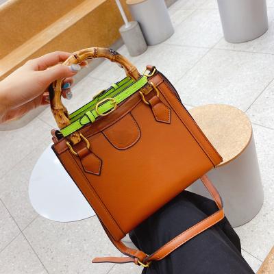 China 2022 Fashion PU Leather Shoulder Messenger Bags For Women Fashion Design Chain Shoulder Luxury Designer Handbags Female Crossbody Bag for sale