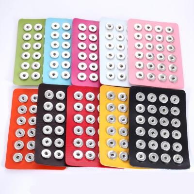 China Hot Selling 24PCS Acrylic Display Stand Leather Snap Fit 18mm Snaps Buttons Display Board for sale