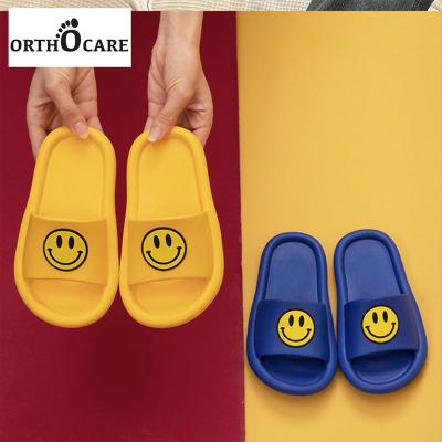 China 2022 New Tik Tok Children's Slide Home Slipper Wholesale Smiley Parent-Child Sandals Cute Bottom Non-Slip Beach Baby Breathable Bathroom for sale