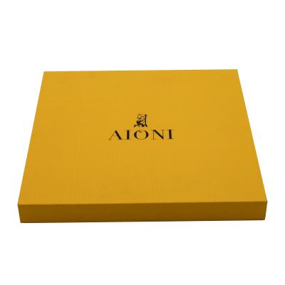 China Recycled Materials Innovative Recycled Materials Design Satin Round Postales White Jewelry Luxury Gift Boxes for sale