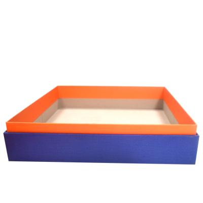 China Recycled Materials Wholesale Recycled Materials Pre-assembled Round Foldable Triangle Tea Satin Gift Box for sale