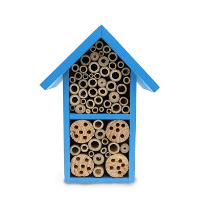 China Grows Handmade Bee Hotel Hoard Natural Pine Bee House With Bamboo Tubes for sale