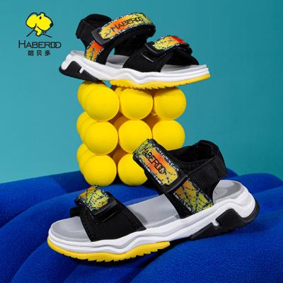 China Lightweight Kids Sandals And Shoes For Boys Non Slip Kids Soft Soled Walking Shoes for sale