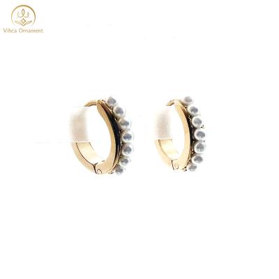 China FASHIONABLE new minimalist design hypoallergenic stainless steel with Half-round pearl design earring for sale