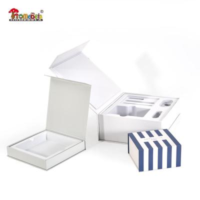 China 2021 Handmade Custom Design White Clamshell Magnet Box Packaging Gift Box for sale