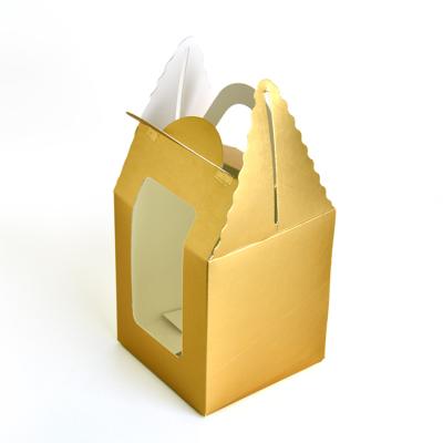 China 2021 Materials Recycled Hot Selling Gold Cake Box With Lovely Handle Card Cute White Paper Box for sale