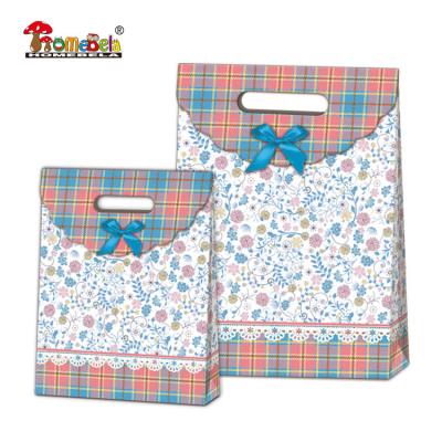 China 2021 recyclable new style paper bag with handle bowknot paper bag package for sale