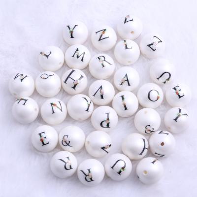 China Fashion 100pcs Matte Pearl Bulk Custom Price 20mm New Fashion For Jewelry Necklace Making Chunky Acrylic Alphabet Print Letter Beads for sale