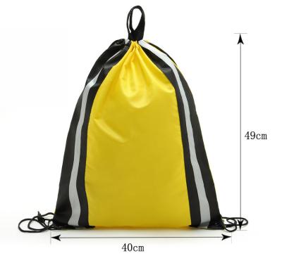 China Reusable Non Woven Material Handled Custom Design Cheap Non Woven Drawstring Bag Promotion Suction Reflective String Bag for sale