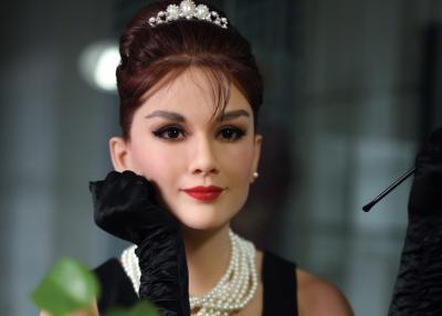 China Custom Made Audrey Hepburn Wax Figure Famous Wax Statues Nature color for sale